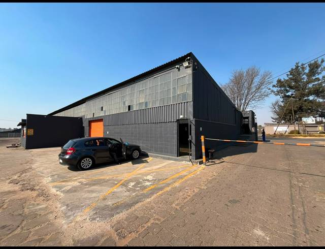 200M² WORKSHOP TO LET IN VULCANIA